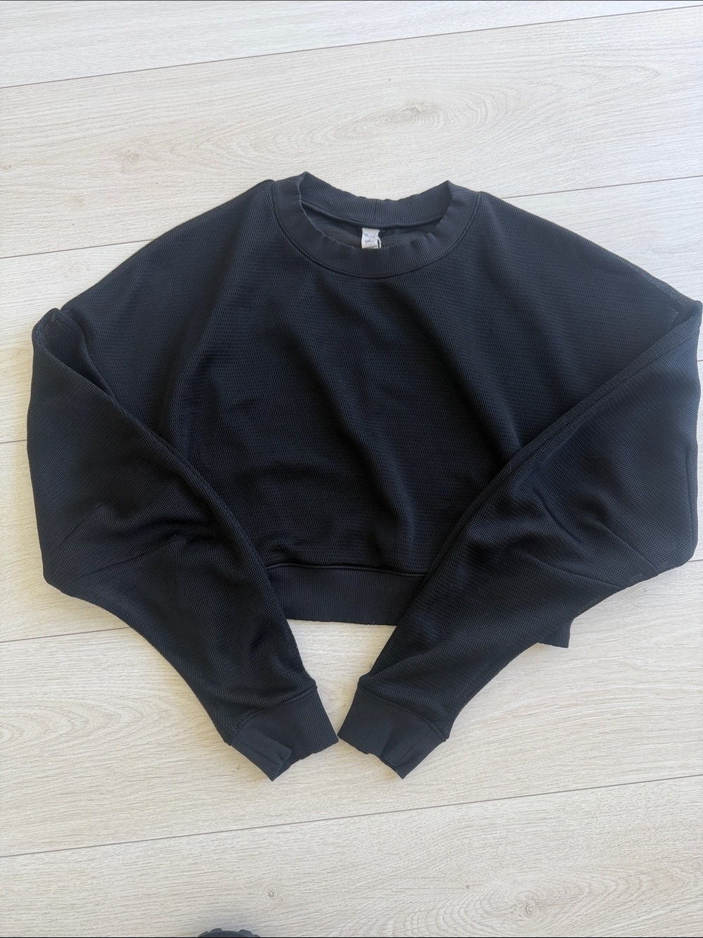 ALO Mesh Women's Black Cropped Crewneck Sweatshirt Size Small EUC